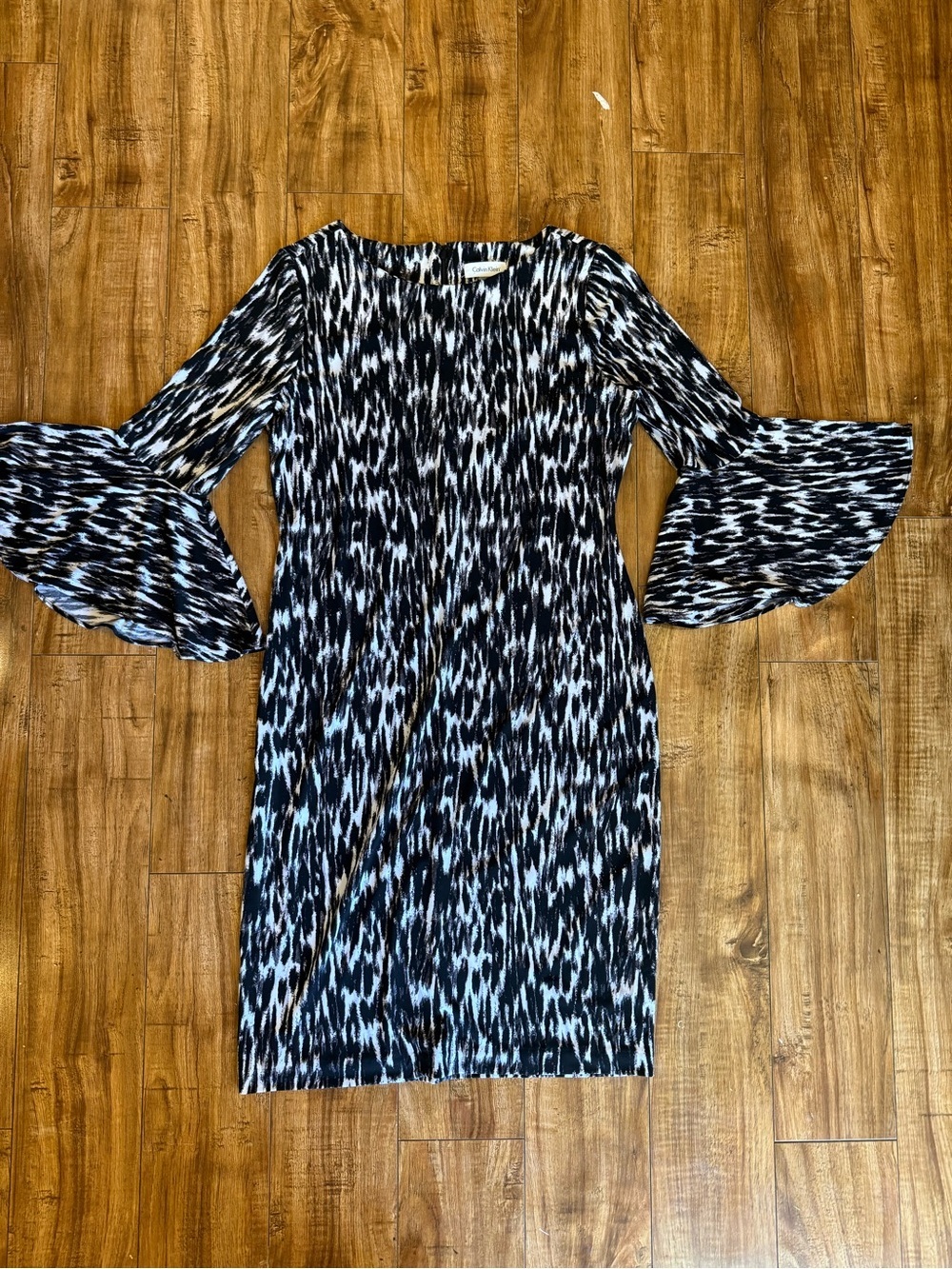 Calvin Klein Women’s Black White Print 3/4 Bell Sleeve Midi Dress Size 8